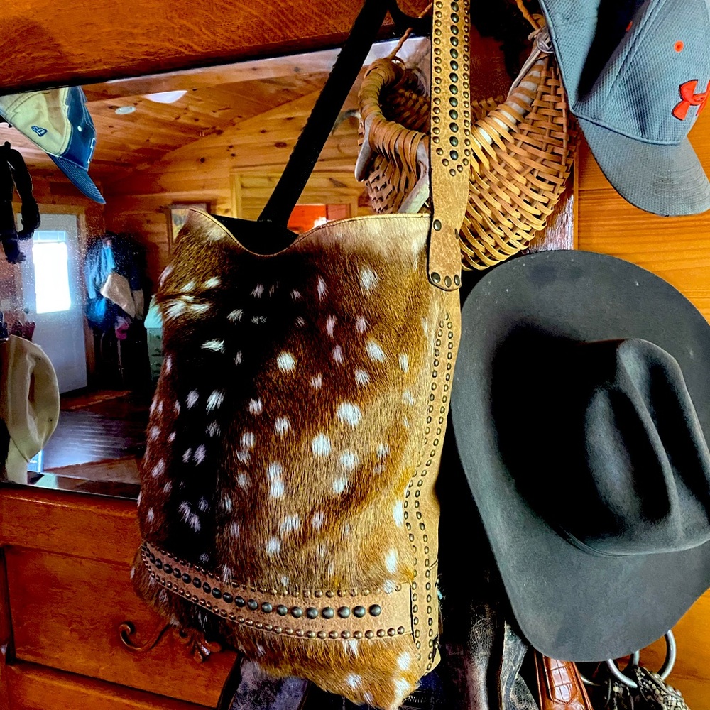 Juan Antonio axis hide bag